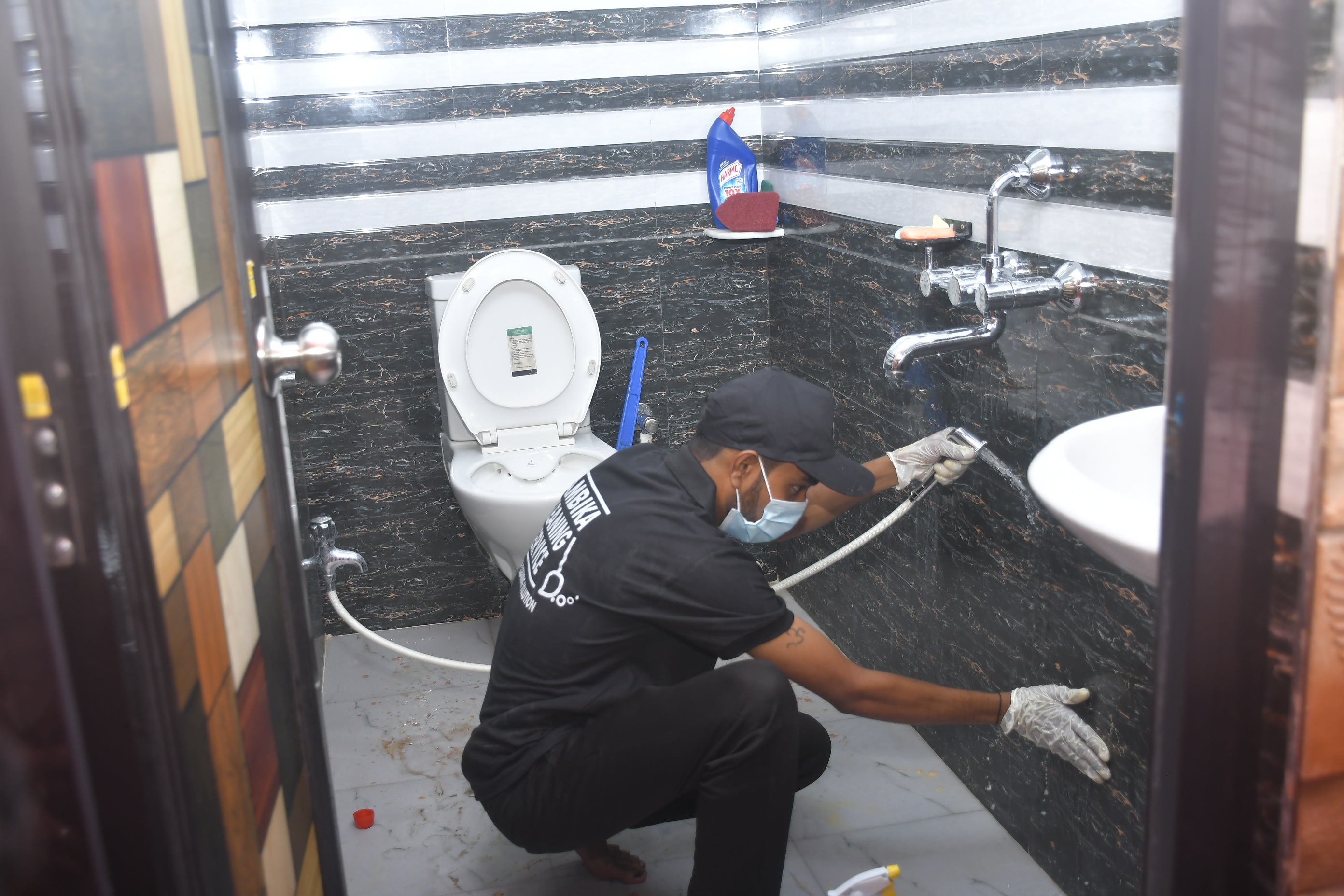 2 bathroom regular c;eaning