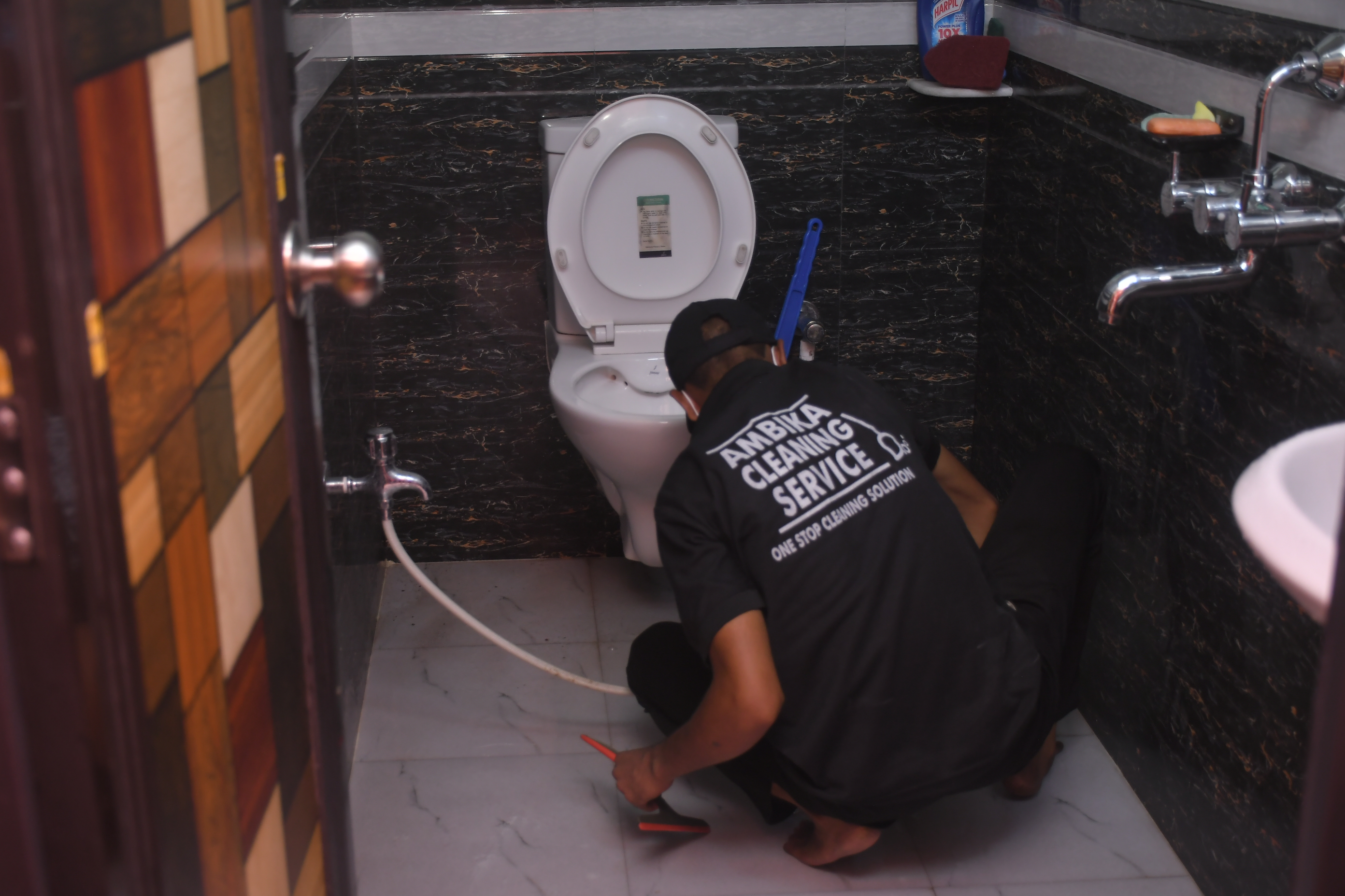 3 bathroom deep cleaning